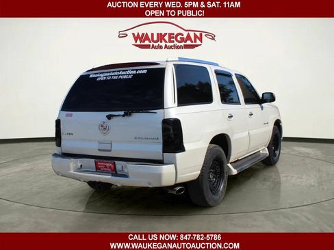 Used 2004 Cadillac Escalade AWD image 5