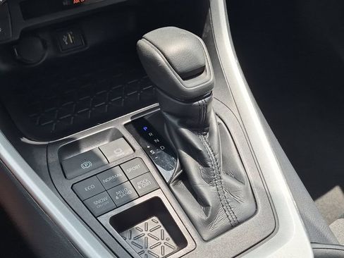 Certified 2025 Toyota RAV4 XLE AWD/4WD image 18