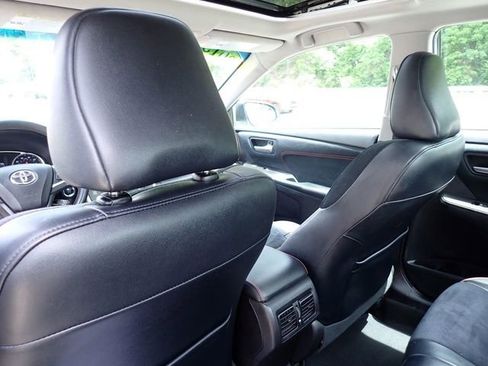 Used 2015 Toyota Camry XSE FWD image 16