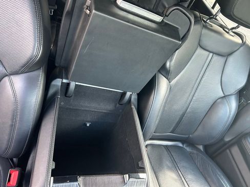 Used 2024 Jeep Wagoneer Series II w/ Flexible Seating Group AWD/4WD image 40
