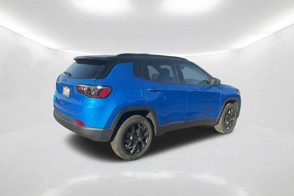 Used 2023 Jeep Compass Latitude w/ Convenience Group AWD/4WD image 6