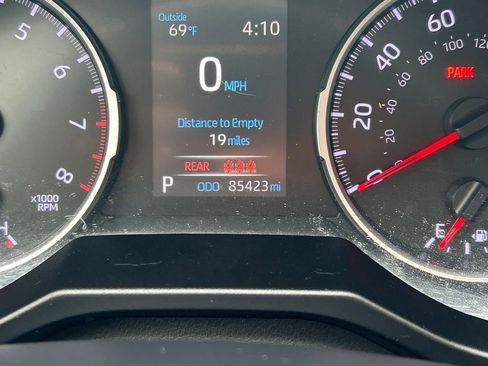 Used 2020 Toyota RAV4 LE image 30