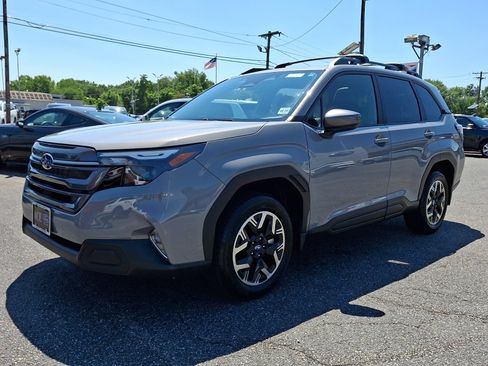 Used 2025 Subaru Forester Premium w/ Convenience Package #1 AWD/4WD image 3