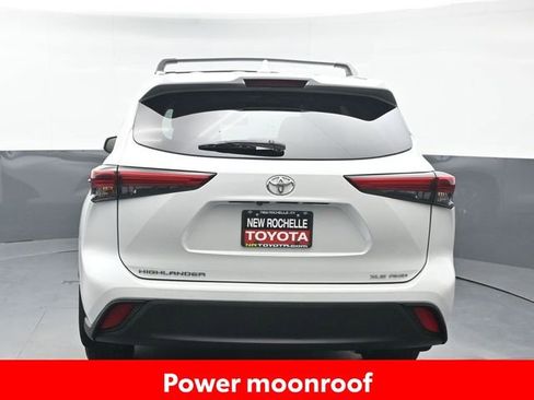 Certified 2023 Toyota Highlander XLE image 5