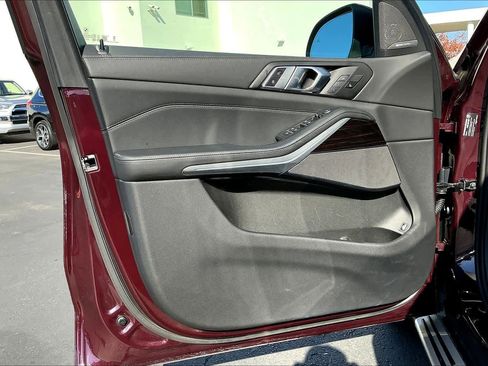 Used 2025 BMW X5 xDrive50e w/ Premium Package image 27