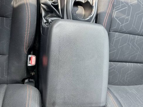 Used 2017 Toyota Tacoma TRD Sport w/ Tow Package AWD/4WD image 31