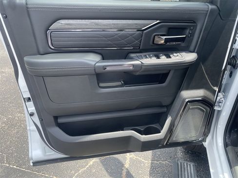 New 2025 RAM 2500 Limited image 11