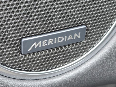 New 2025 Land Rover Discovery Sport S image 7