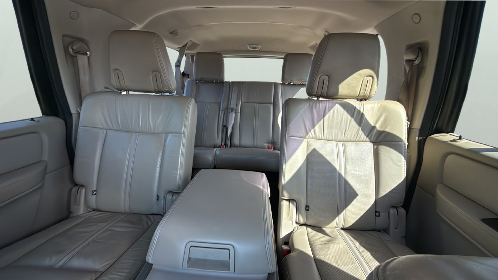 Used 2015 Lincoln Navigator L 2WD image 25