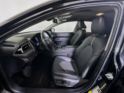 Used 2022 Toyota Camry SE image 13