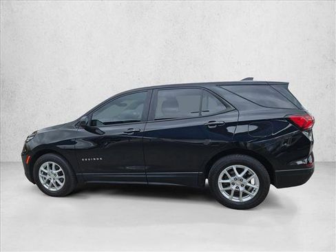 Used 2022 Chevrolet Equinox LS w/ LS Convenience Package FWD image 9
