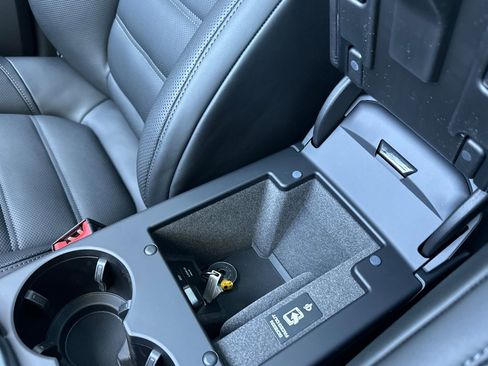 New 2026 Porsche Macan image 27