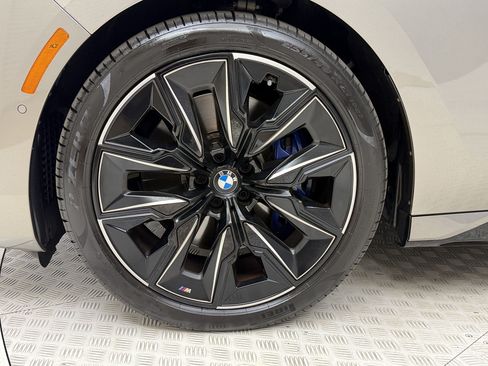 Used 2023 BMW 740i RWD image 13