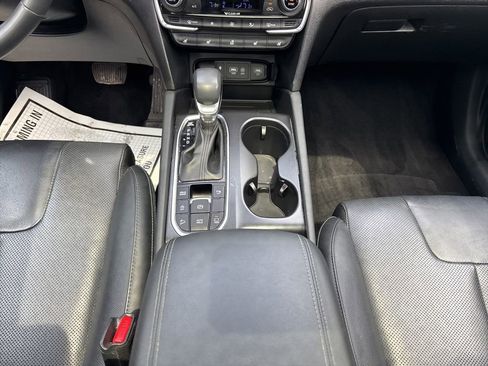 Used 2020 Hyundai Santa Fe Limited AWD/4WD image 28