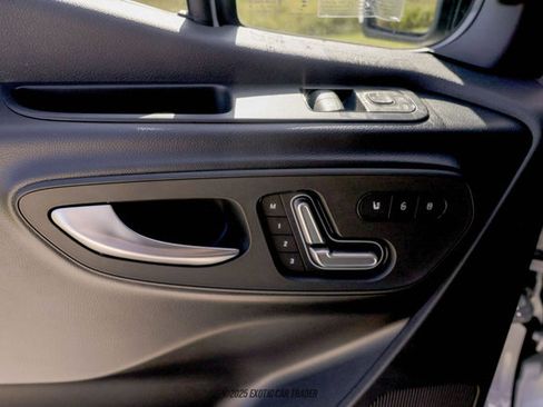 Used 2025 Mercedes-Benz Sprinter 2500 image 81