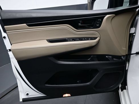 Used 2024 Honda Odyssey Touring image 9