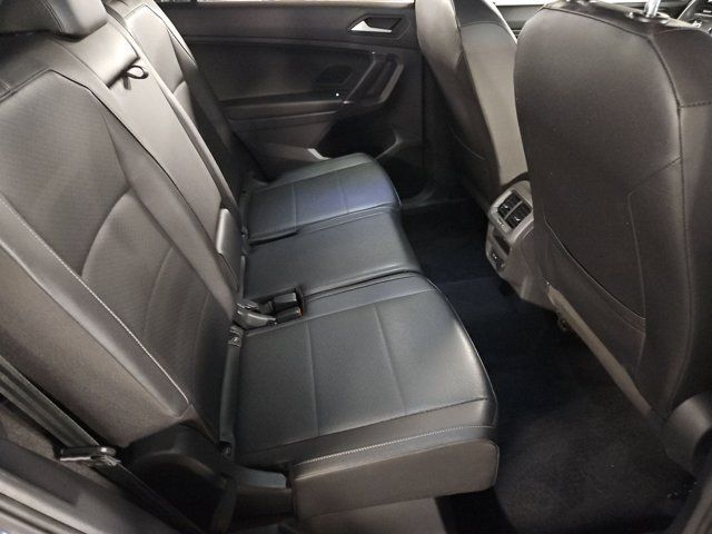 Used 2020 Volkswagen Tiguan SEL w/ Tiguan Three-Row MDO Package FWD image 21