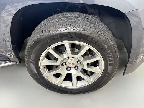 Used 2020 GMC Yukon Denali w/ Enhanced Security Package image 32