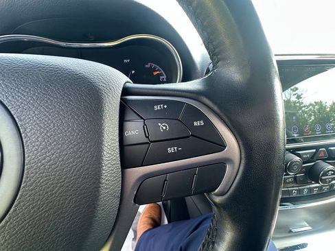 Used 2020 Jeep Grand Cherokee Altitude RWD image 18