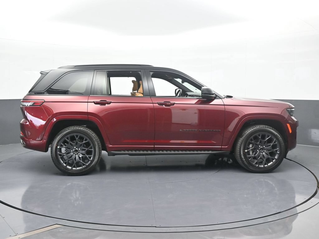 New 2025 Jeep Grand Cherokee Summit AWD/4WD image 7