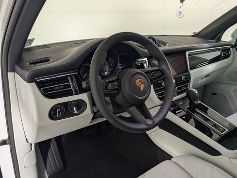 New 2026 Porsche Macan AWD/4WD image 4