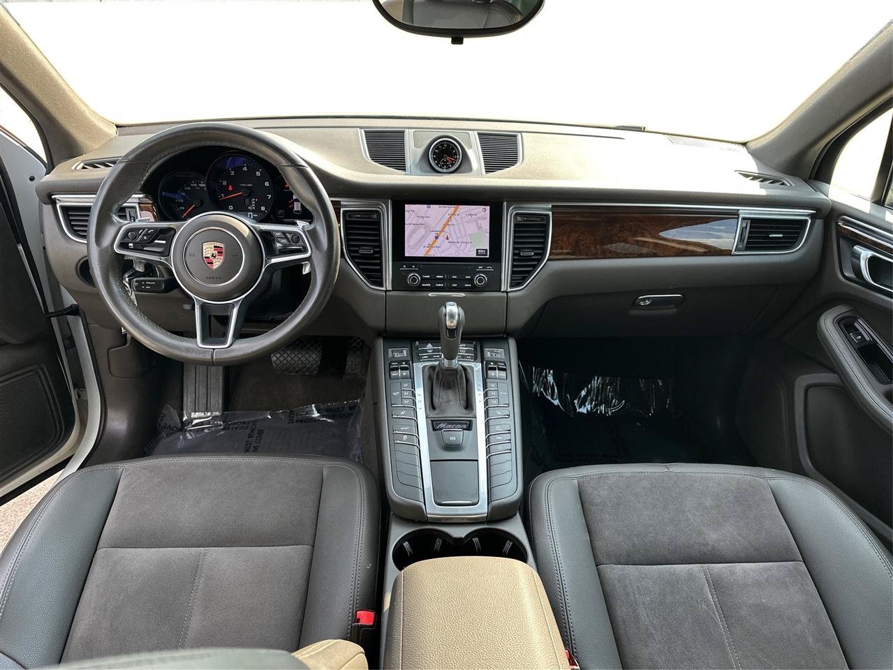 Used 2017 Porsche Macan AWD/4WD image 30