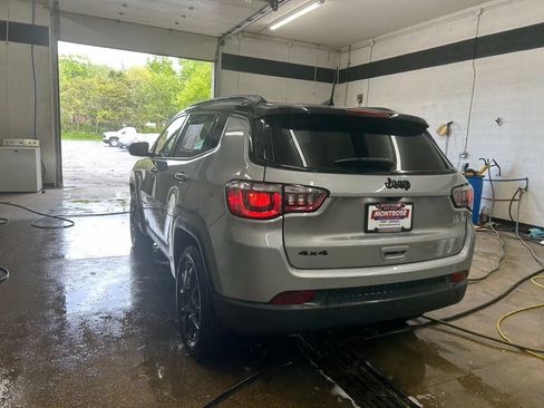 Used 2023 Jeep Compass Latitude w/ Convenience Group AWD/4WD image 4