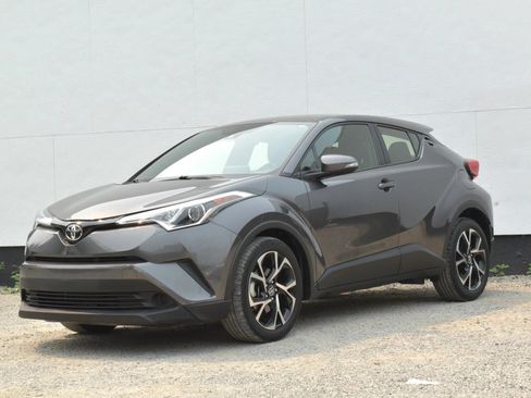 Used 2019 Toyota C-HR XLE FWD image 8