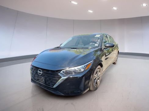 Used 2024 Nissan Sentra SV FWD image 2