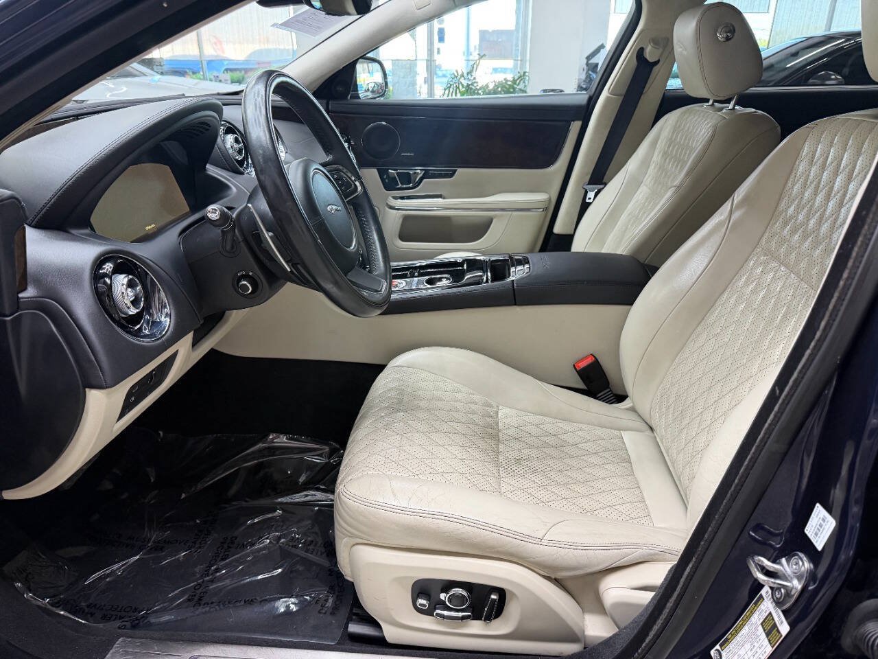 Used 2019 Jaguar XJ L Portfolio AWD/4WD image 11
