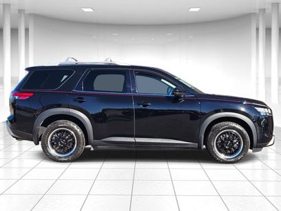 Used 2023 Nissan Pathfinder SL w/ Black Appearance Package