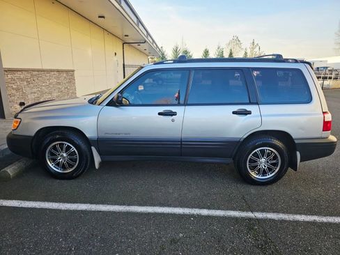 Used 2002 Subaru Forester L image 2