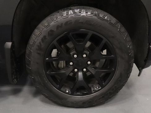 Used 2020 Chevrolet Silverado 1500 Custom w/ Custom Value Package AWD/4WD image 24