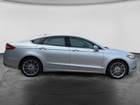 Used 2015 Ford Fusion SE w/ Equipment Group 202A FWD image 10