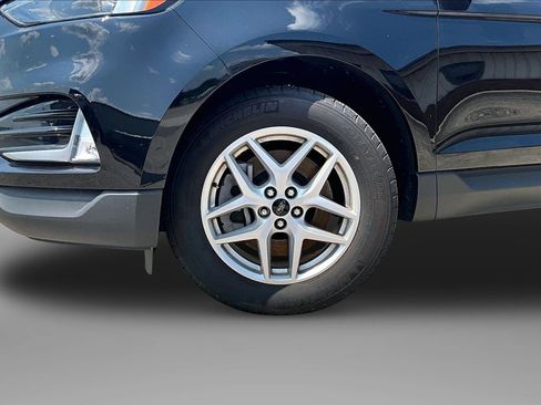 Used 2024 Ford Edge SEL w/ Convenience Package AWD/4WD image 3
