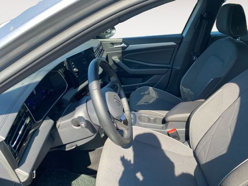 Used 2025 Volkswagen Jetta Sport FWD image 15