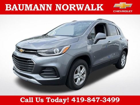 Used 2020 Chevrolet Trax LT w/ LT Convenience Package AWD/4WD image 5