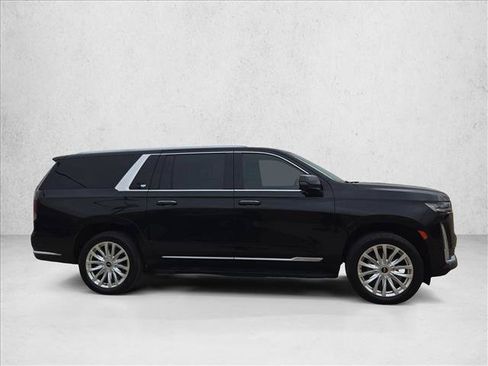 Used 2024 Cadillac Escalade ESV Luxury RWD image 4