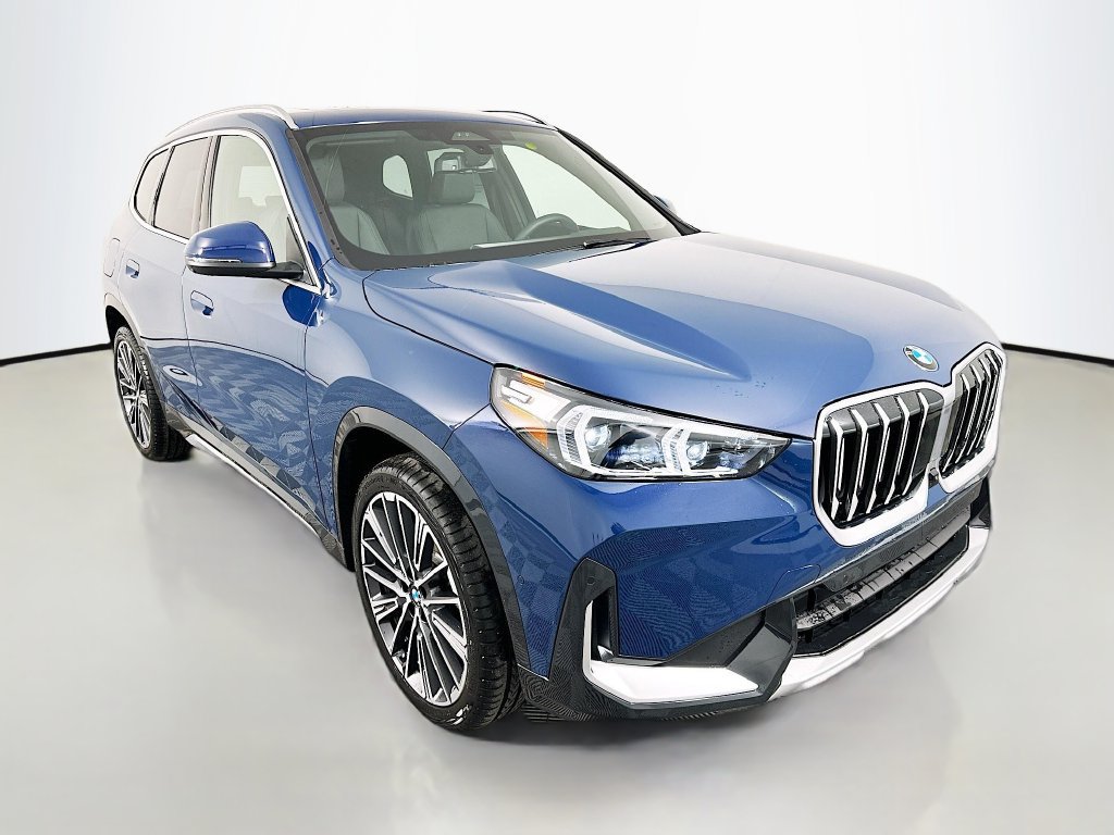 Used 2026 BMW X1 xDrive28i w/ Technology Package AWD/4WD image 3