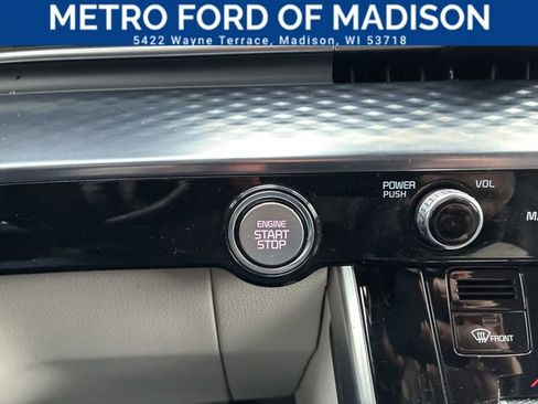 Used 2024 Kia Carnival SX Prestige image 33