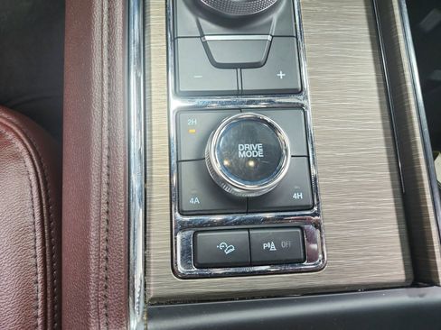 Used 2024 Ford Expedition Limited AWD/4WD image 30