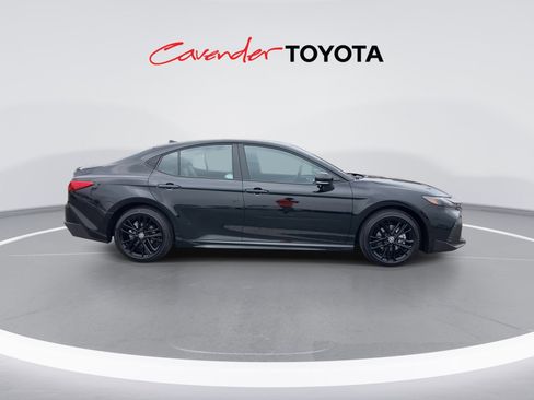 Used 2026 Toyota Camry SE image 9