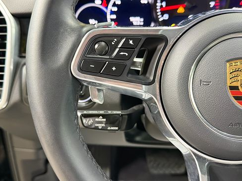 Certified 2023 Porsche Cayenne Platinum Edition AWD/4WD image 35