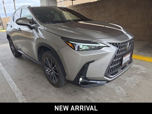 Used 2024 Lexus NX 250 FWD image 2