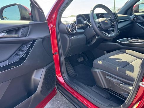 Used 2025 Chevrolet Equinox LT image 13