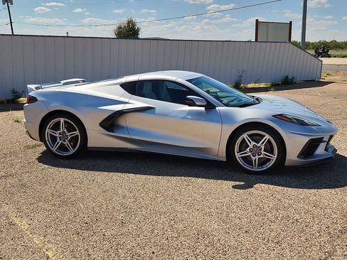 Used 2020 Chevrolet Corvette Stingray w/ Z51 Performance Package image 5
