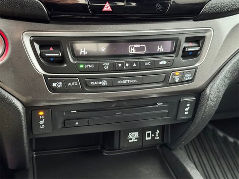 Used 2018 Honda Ridgeline Sport image 23