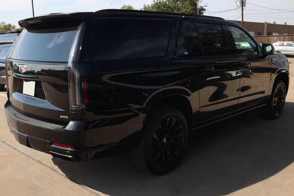 Used 2025 Cadillac Escalade ESV Sport Platinum AWD/4WD image 5