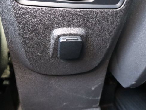 Used 2019 Ford Escape SE FWD image 21
