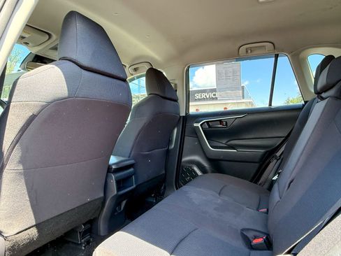 Used 2019 Toyota RAV4 LE w/ All Weather Liner Package AWD/4WD image 35